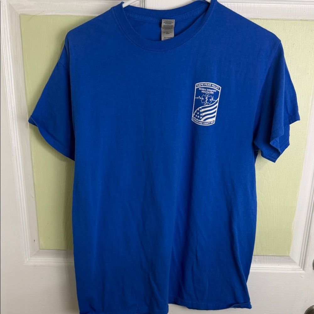 (2002) Gilden Royal Blue Short-Sleeve Crewneck Tee with White Chest Logo